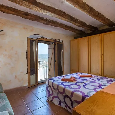 Holiday home Base Llimiana